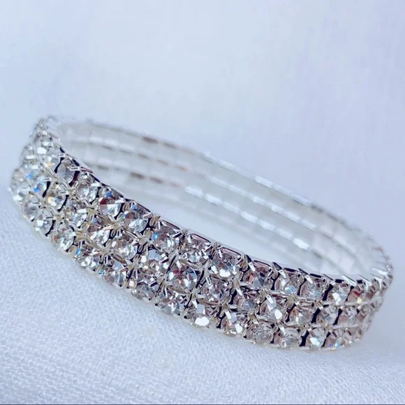 ❤️Seller’s Pick❤️ Sparkling 3 lines Rhinestones Bracelet - Picture 1 of 9